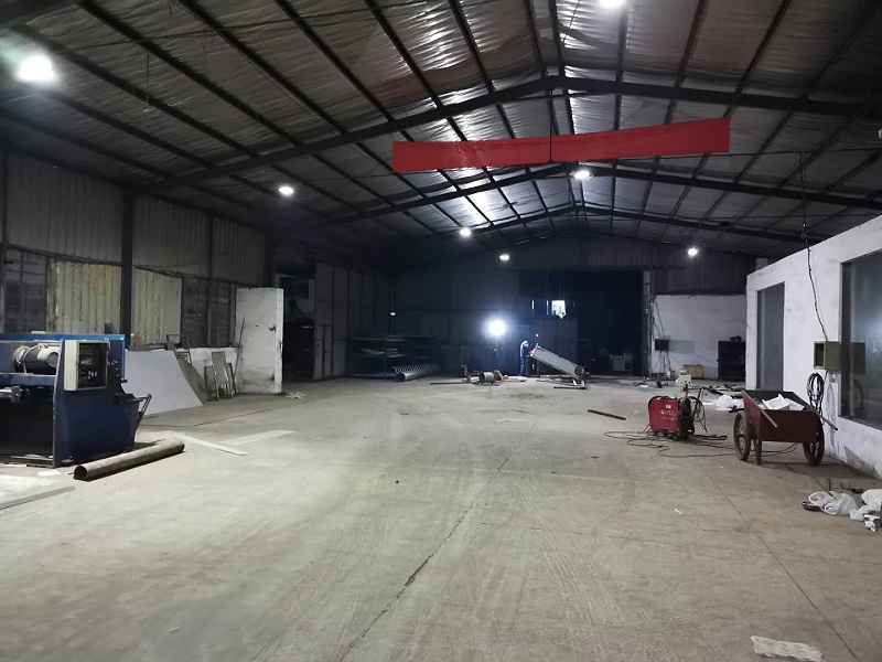 澳納森的工廠正在加班加點的工作